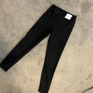 Uniqlo AIRism Pocket Leggings | NWT | S